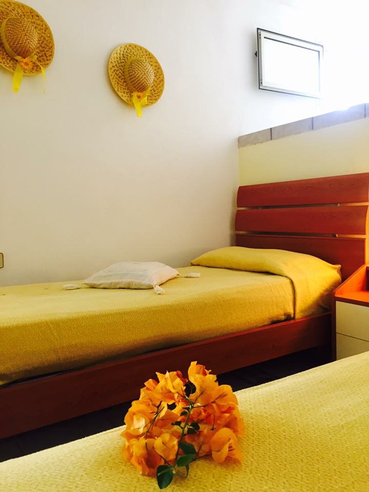 b5c82379 b242 478f 8143 d887d5bcfd8b