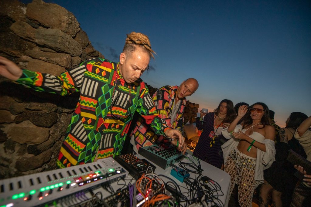 the island 2 1024x682